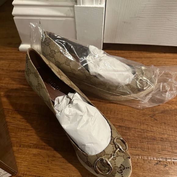 Gucci print shoes. Open toe - Picture 3 of 4